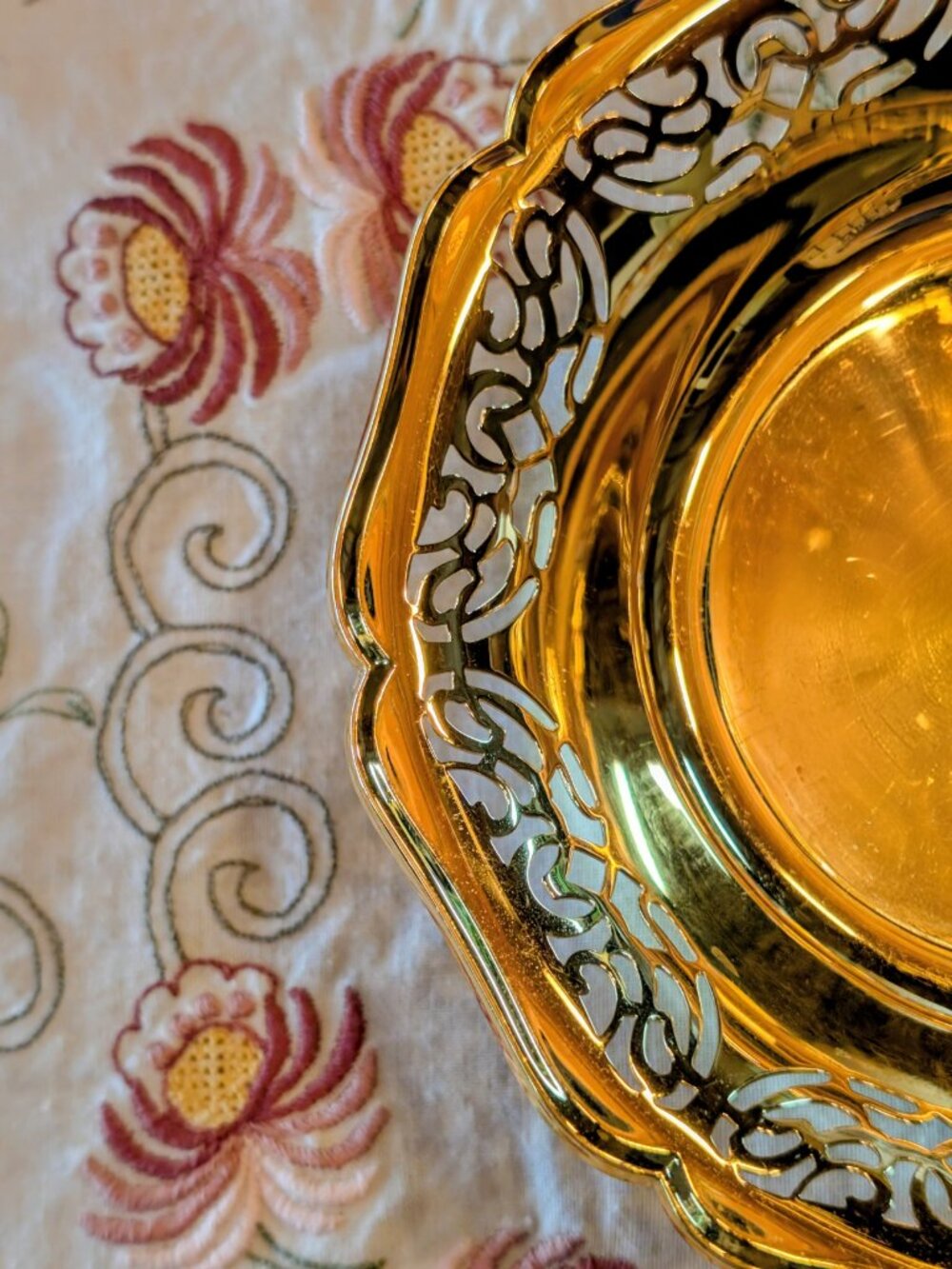 WMF Ikora Brass Footed Bonbon Dish - Mid Century Modern - Reticulated Bowl - VTG - Picture 2 of 7